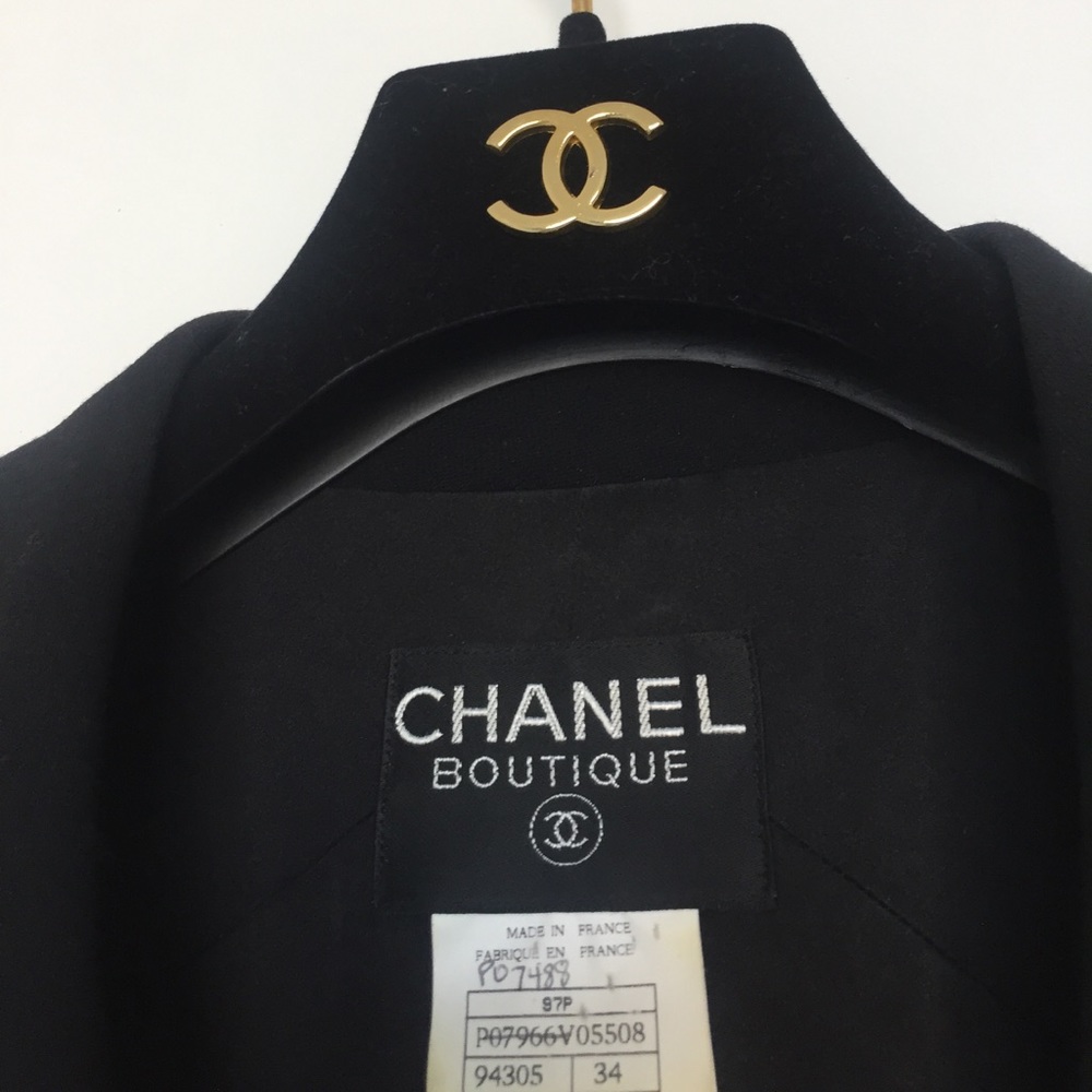 Chanel Vintage Authentic Classic Black Jacket - Picture 12 of 15